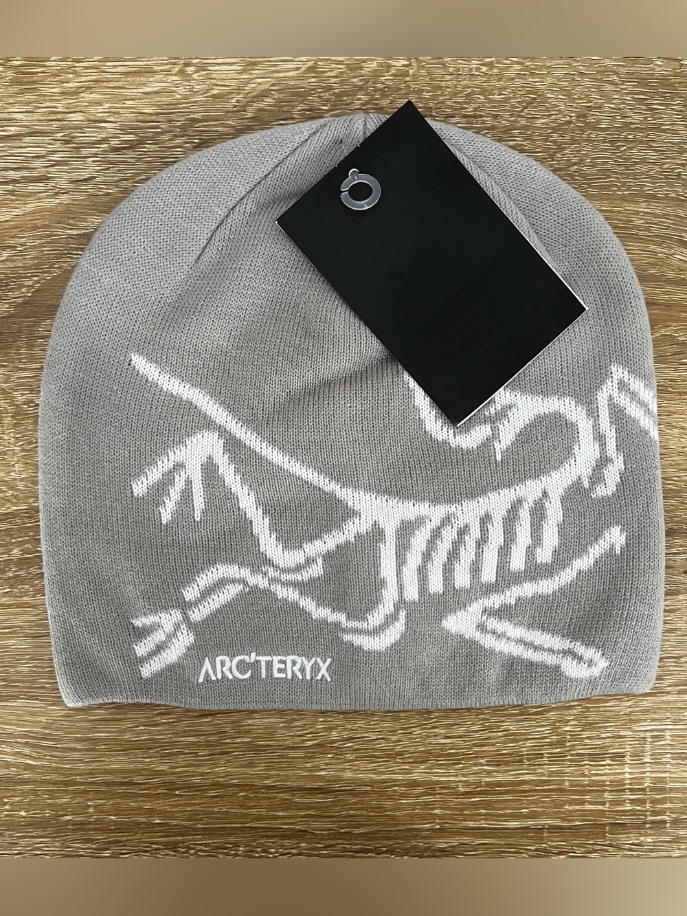 ARC'TERYX Gray beanie with white logo